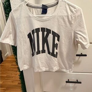 Nike Crop White Tee 725828-100